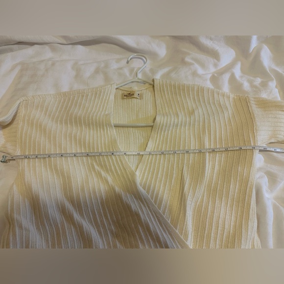 NWOT Hollister sweater - Picture 4 of 7